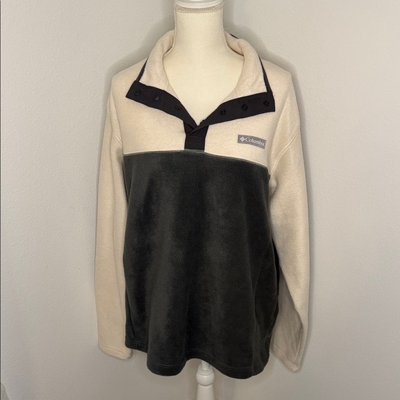 Columbia Tops - Columbia White Fleece Jacket